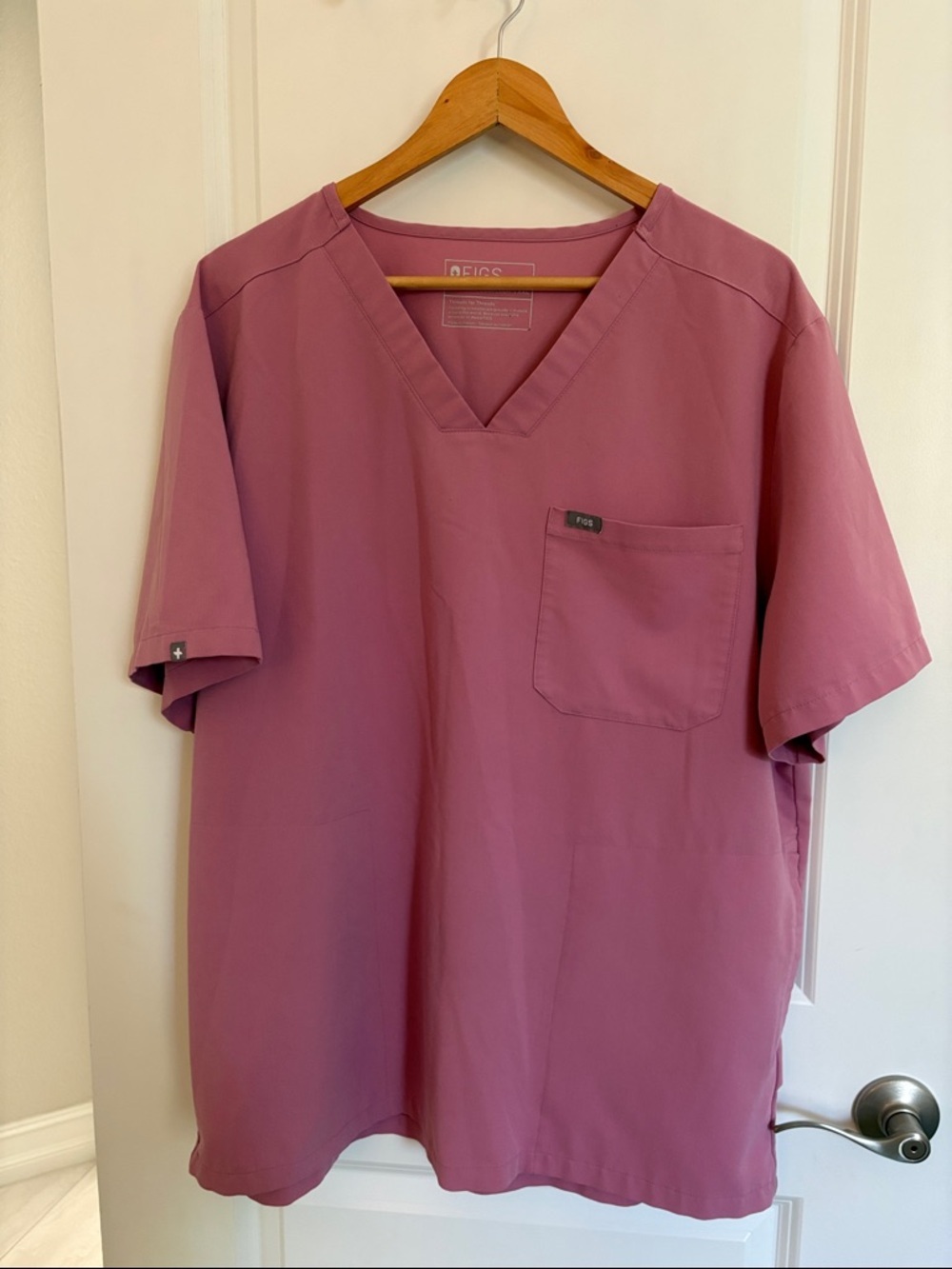 Figs Chisec Three Pocket Scrub Top Chalk Pink Size XXL - Picture 4 of 11